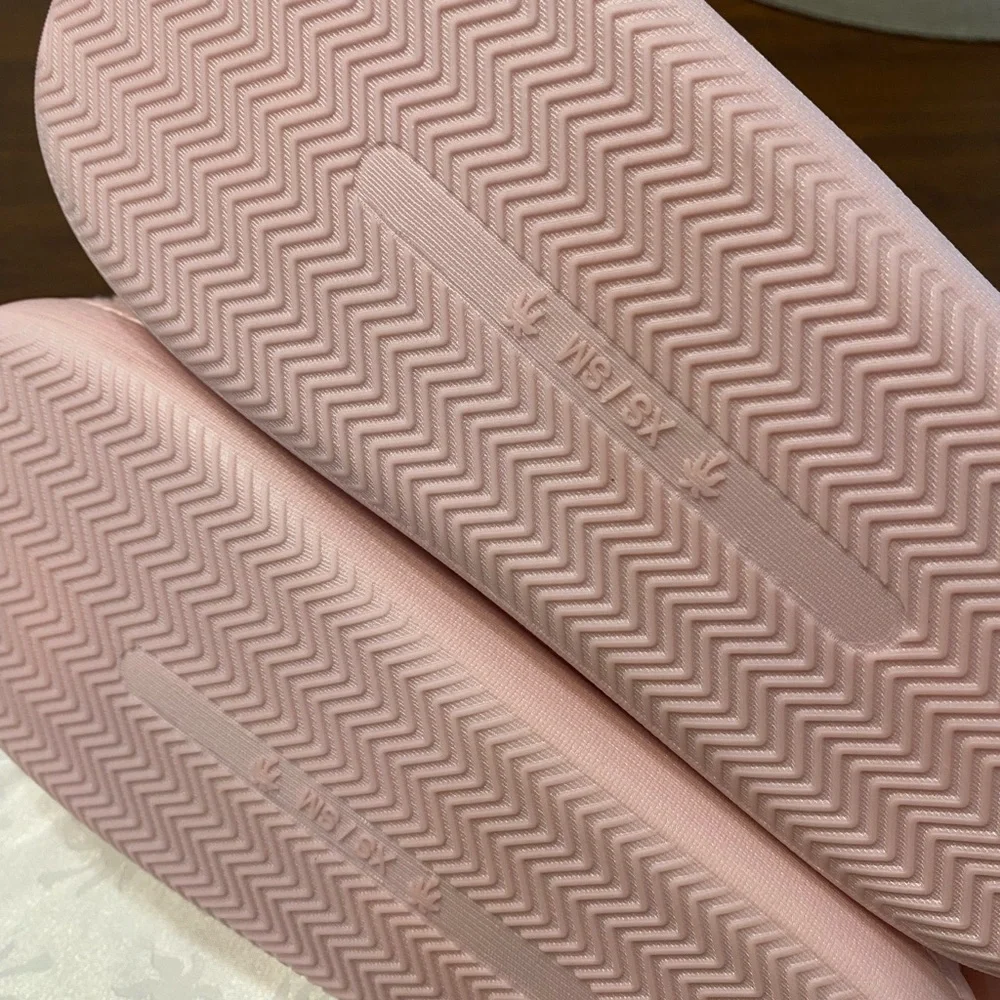 PINK PALM PUFF Malibu Slippers in Blush Bay - Picture 5 of 7